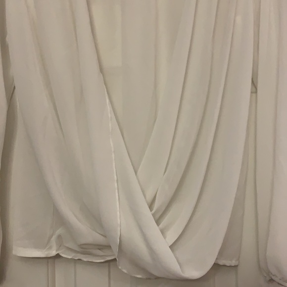 ❤️ 2/$29 Agaci Open sheer blouse wear over something lace accents *measurements - Picture 5 of 12